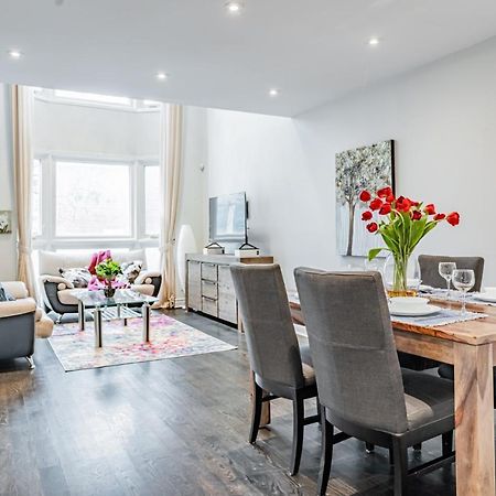 Beautiful Property In Downtown Core Close To Subway Station! Toronto Exterior foto