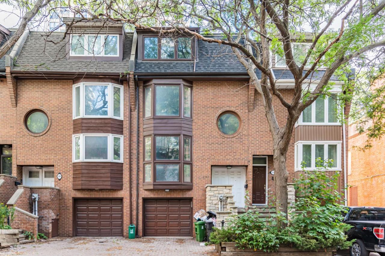 Beautiful Property In Downtown Core Close To Subway Station! Toronto Exterior foto