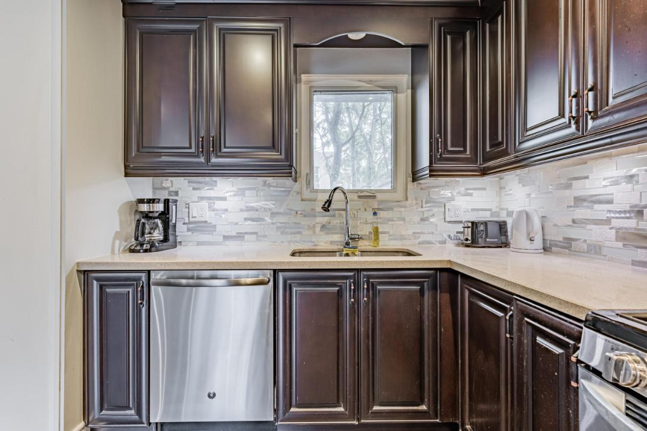 Beautiful Property In Downtown Core Close To Subway Station! Toronto Exterior foto