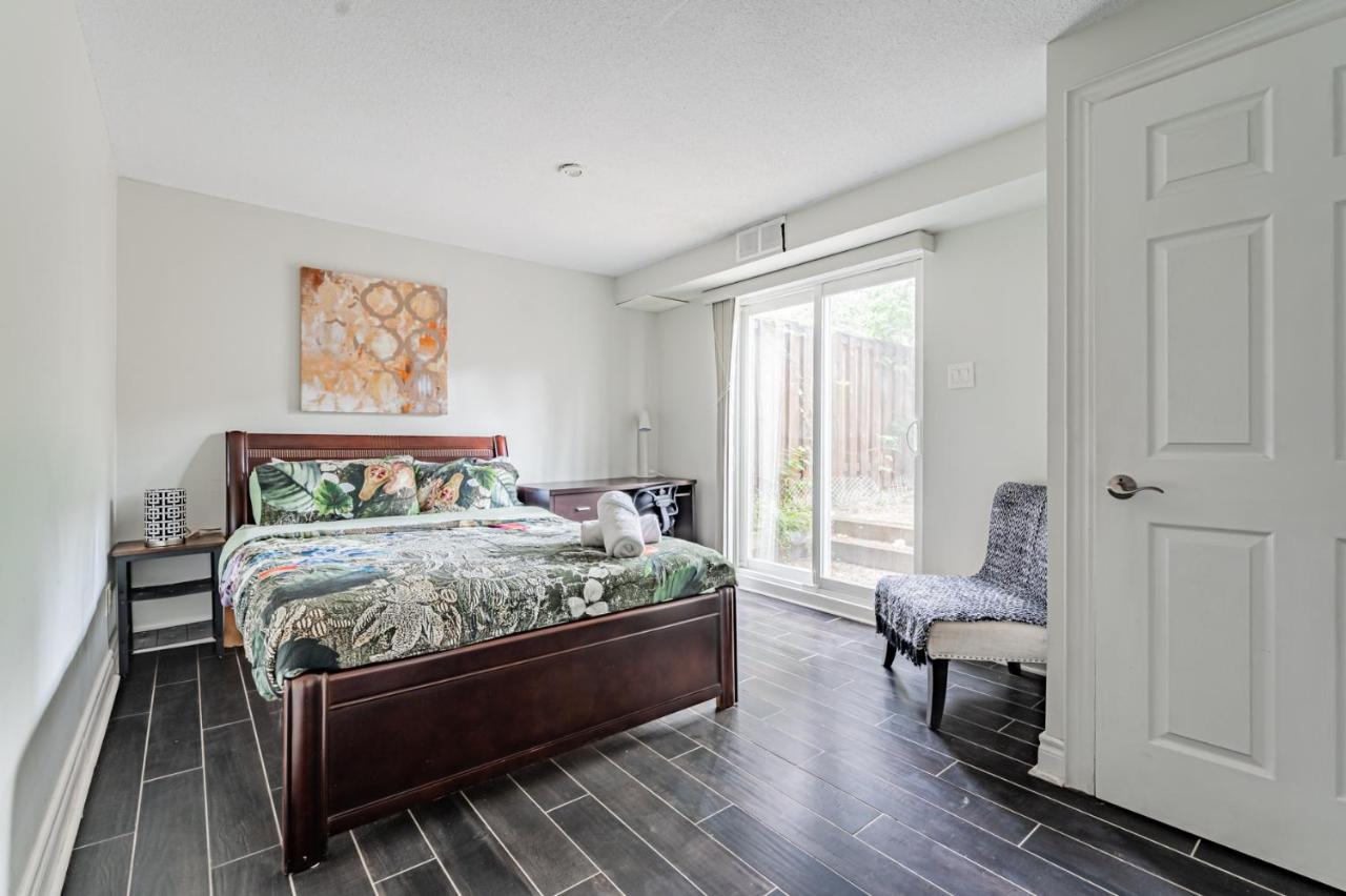 Beautiful Property In Downtown Core Close To Subway Station! Toronto Exterior foto