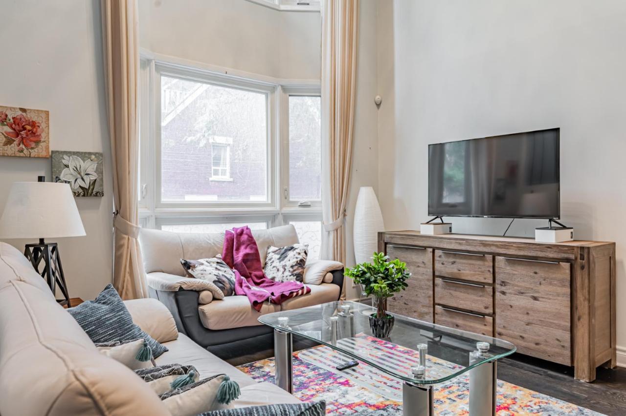 Beautiful Property In Downtown Core Close To Subway Station! Toronto Exterior foto