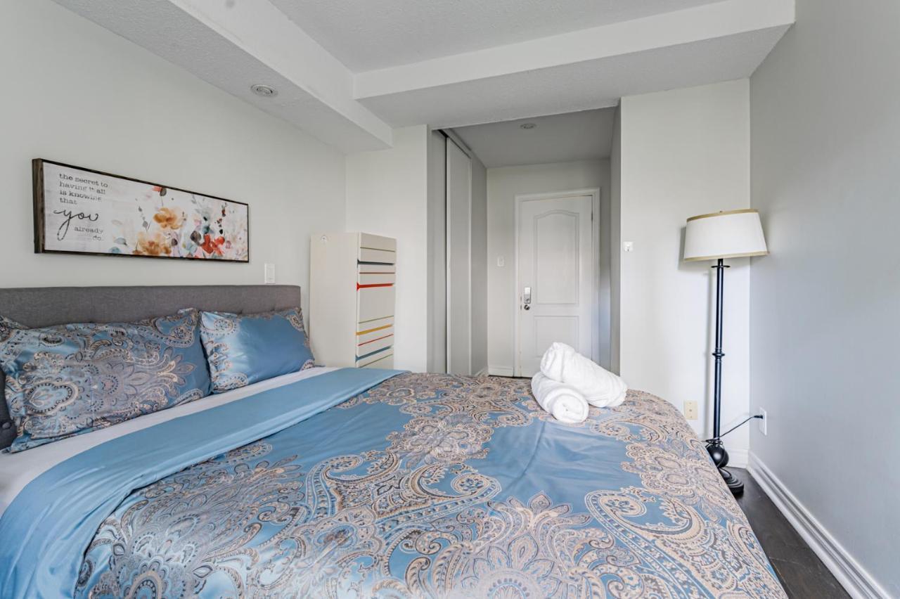 Beautiful Property In Downtown Core Close To Subway Station! Toronto Exterior foto